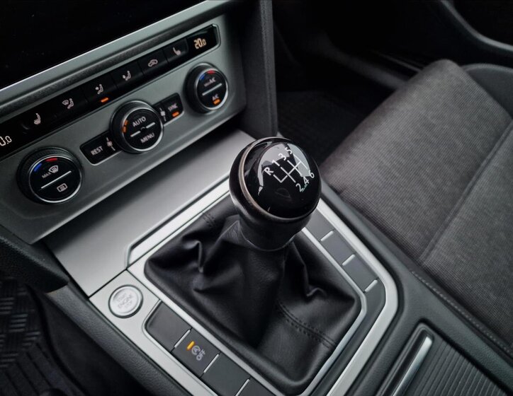 Volkswagen Passat Kombi 1,4 l 110 kw