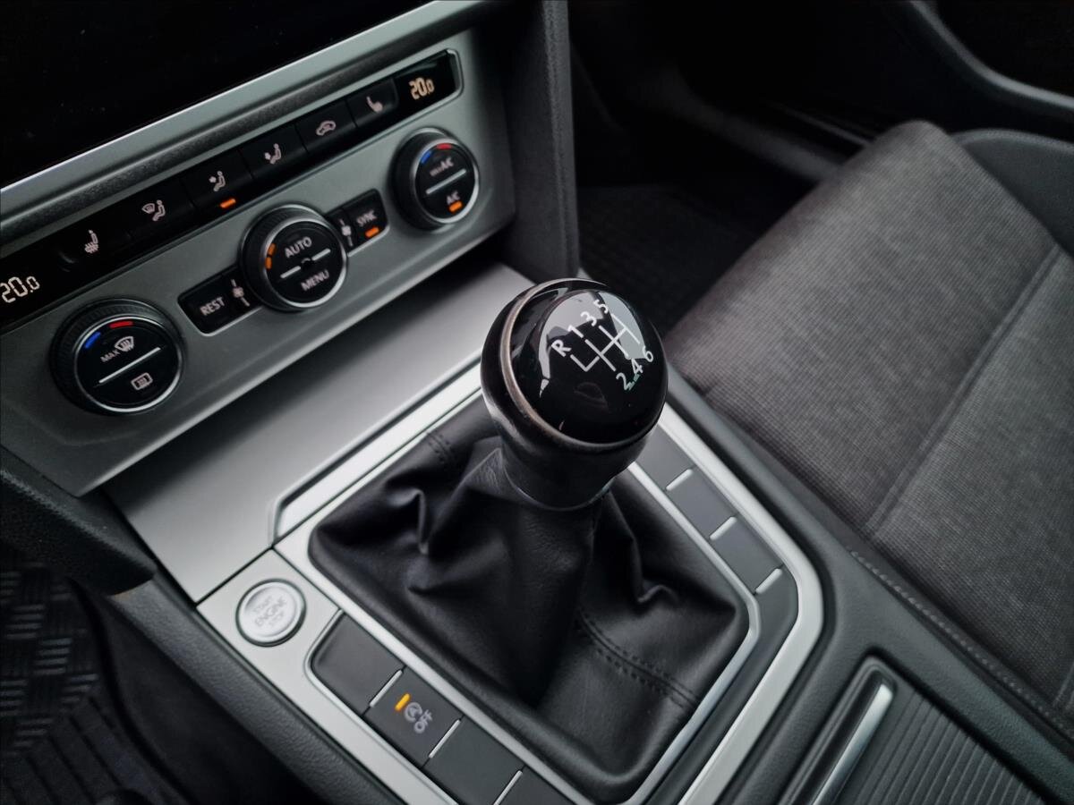 Volkswagen Passat Kombi 1,4 l 110 kw