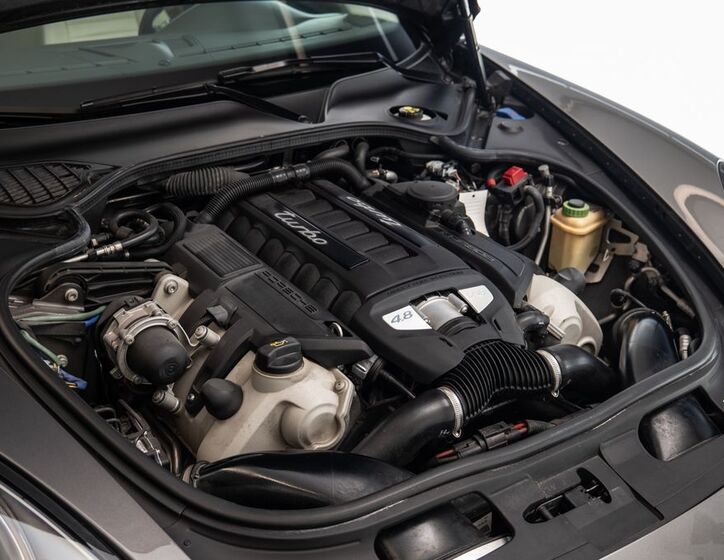 Porsche Panamera 18
