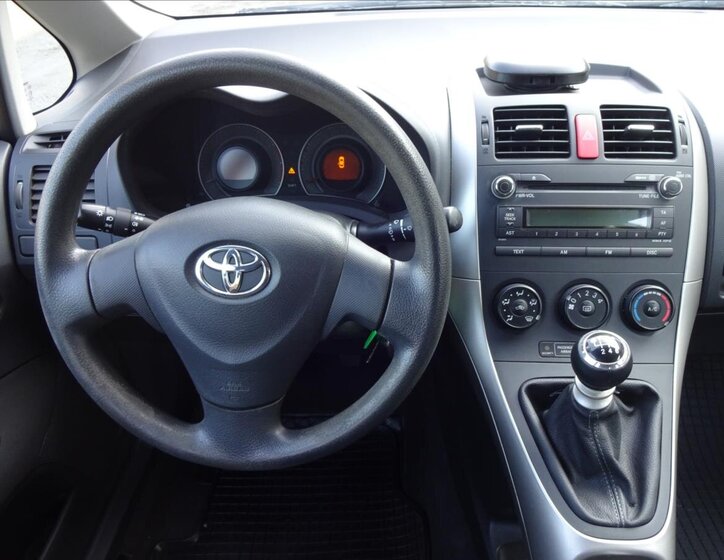 Toyota Auris Hatchback 1,3 l 74 kw
