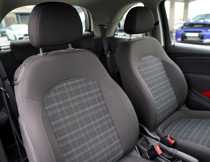 Opel Adam Hatchback 1,4 l 64 kw