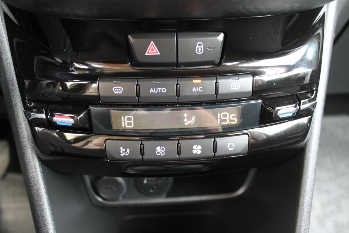 Peugeot 2008 SUV / Terénní 1,2 l 60 kw