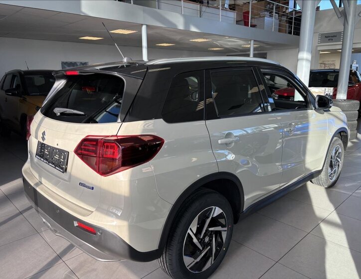 Suzuki Vitara SUV / Terénní 1,4 l 81 kw