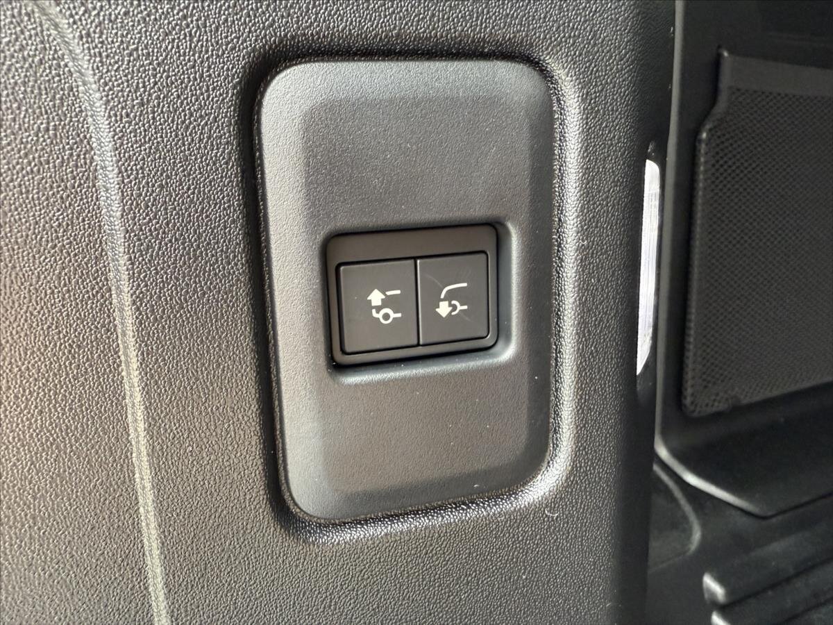 Land Rover Defender SUV 3,0 l 147 kw