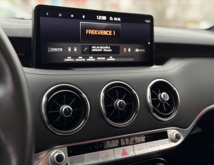 KIA Stinger Hatchback 3,3 l 269 kw