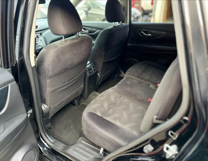 Nissan X-Trail SUV / Terénní 1,6 l 96 kw