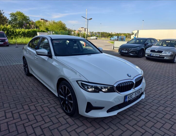 BMW Řada 3 Sedan / Limuzína 2,0 l 140 kw