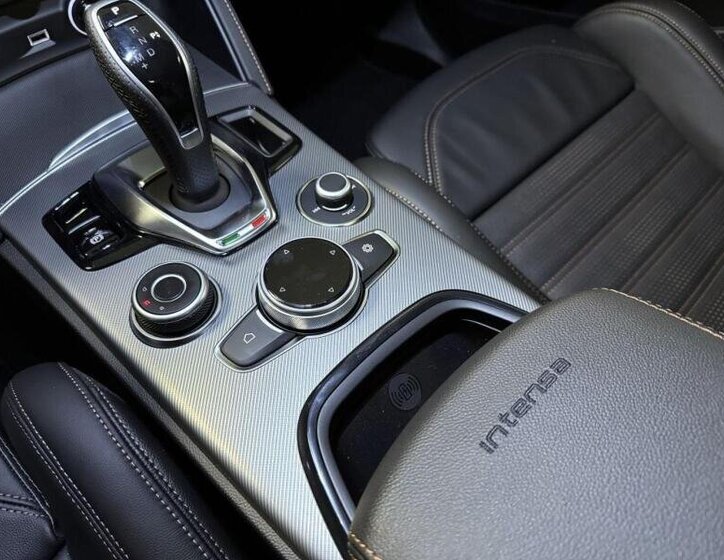 Alfa Romeo Stelvio SUV / Terénní 2,0 l 206 kw