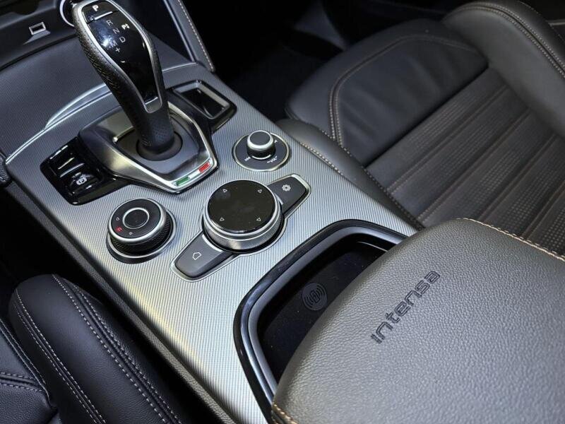 Alfa Romeo Stelvio SUV / Terénní 2,0 l 206 kw