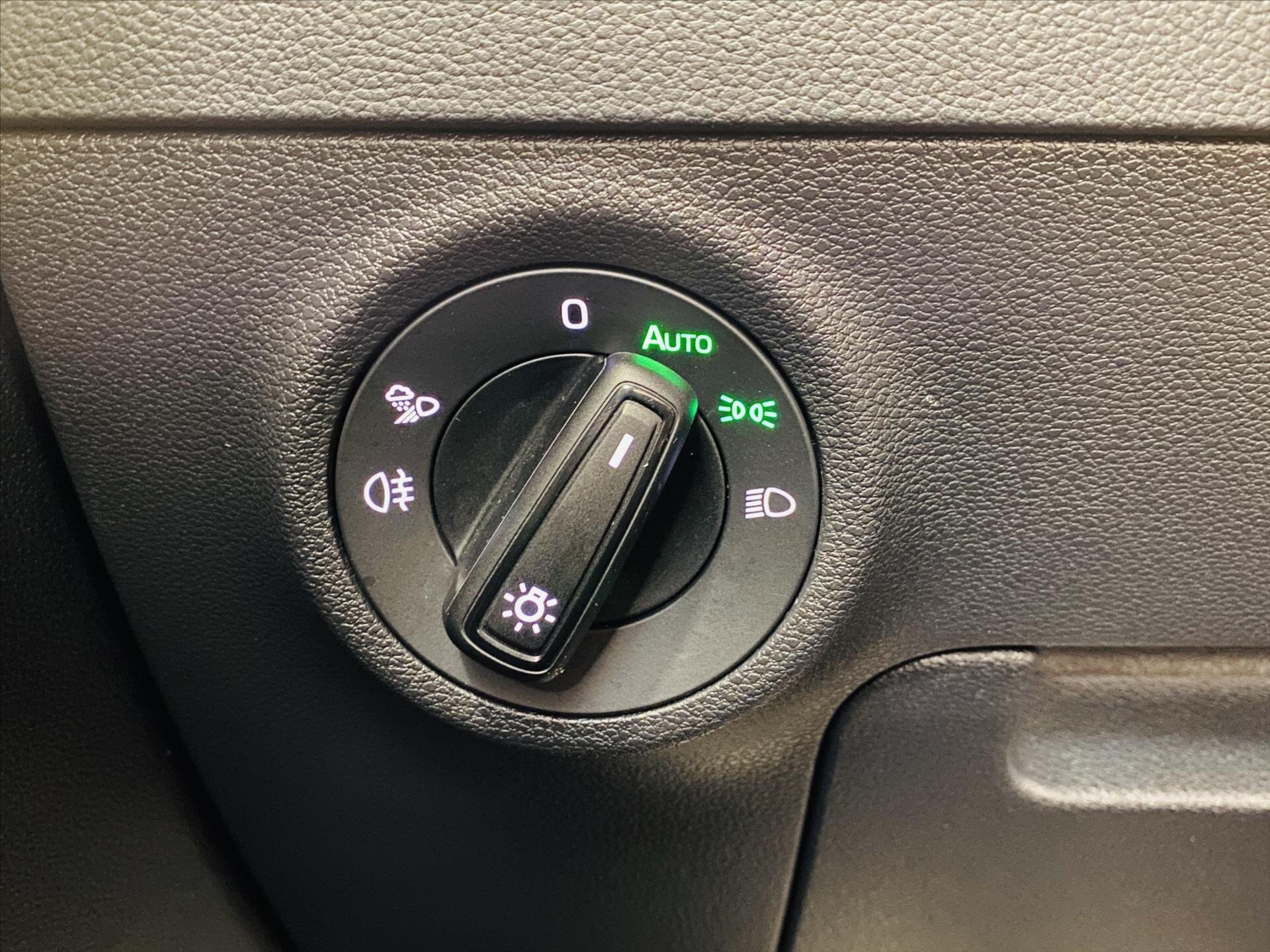 Škoda Karoq SUV / Terénní 2,0 l 110 kw