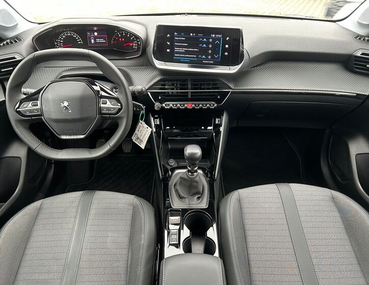 Peugeot 208 Hatchback 1,2 l 74 kw