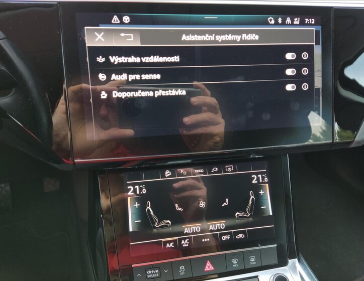Audi e-tron SUV / Terénní 0,0 300 kw
