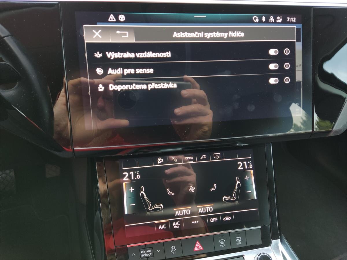 Audi e-tron SUV / Terénní 0,0 300 kw