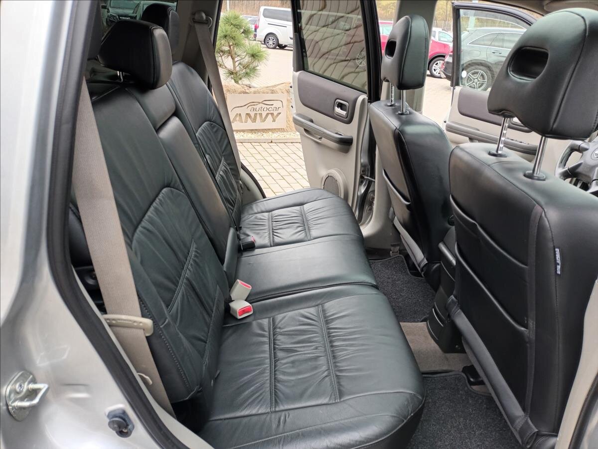 Nissan X-Trail SUV / Terénní 2,5 l 121 kw