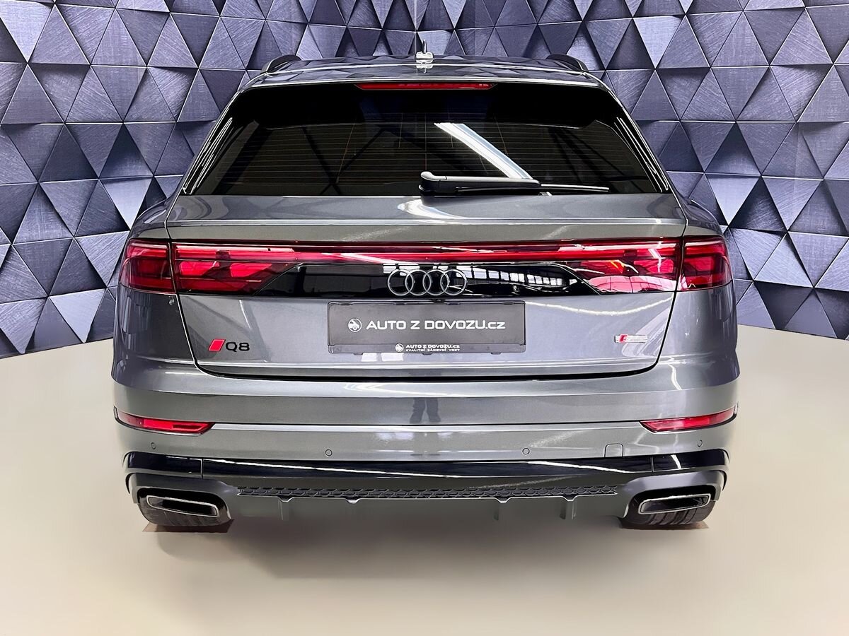 Audi Q8 SUV / Terénní 3,0 l 210 kw