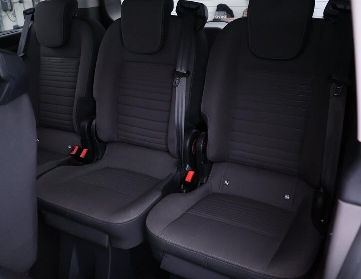 Ford Tourneo Custom Kombi 2,0 l 95 kw