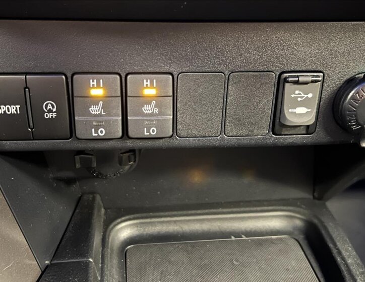 Toyota RAV4 SUV / Terénní 2,0 l 112 kw