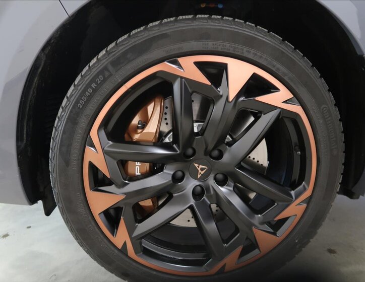 Cupra Terramar SUV / Terénní 2,0 l 195 kw