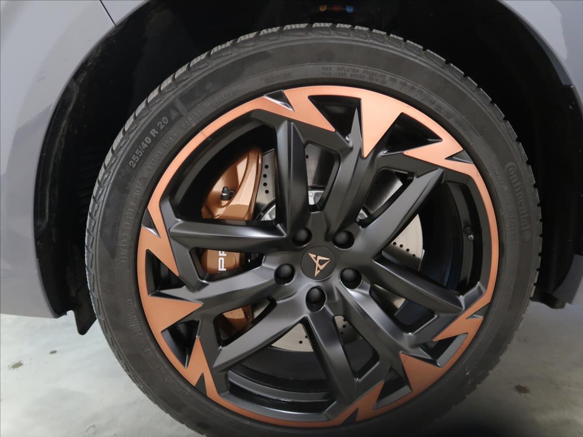 Cupra Terramar SUV / Terénní 2,0 l 195 kw