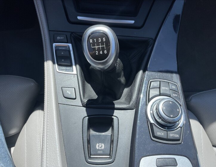 BMW Řada 5 Kombi 3,0 l 180 kw