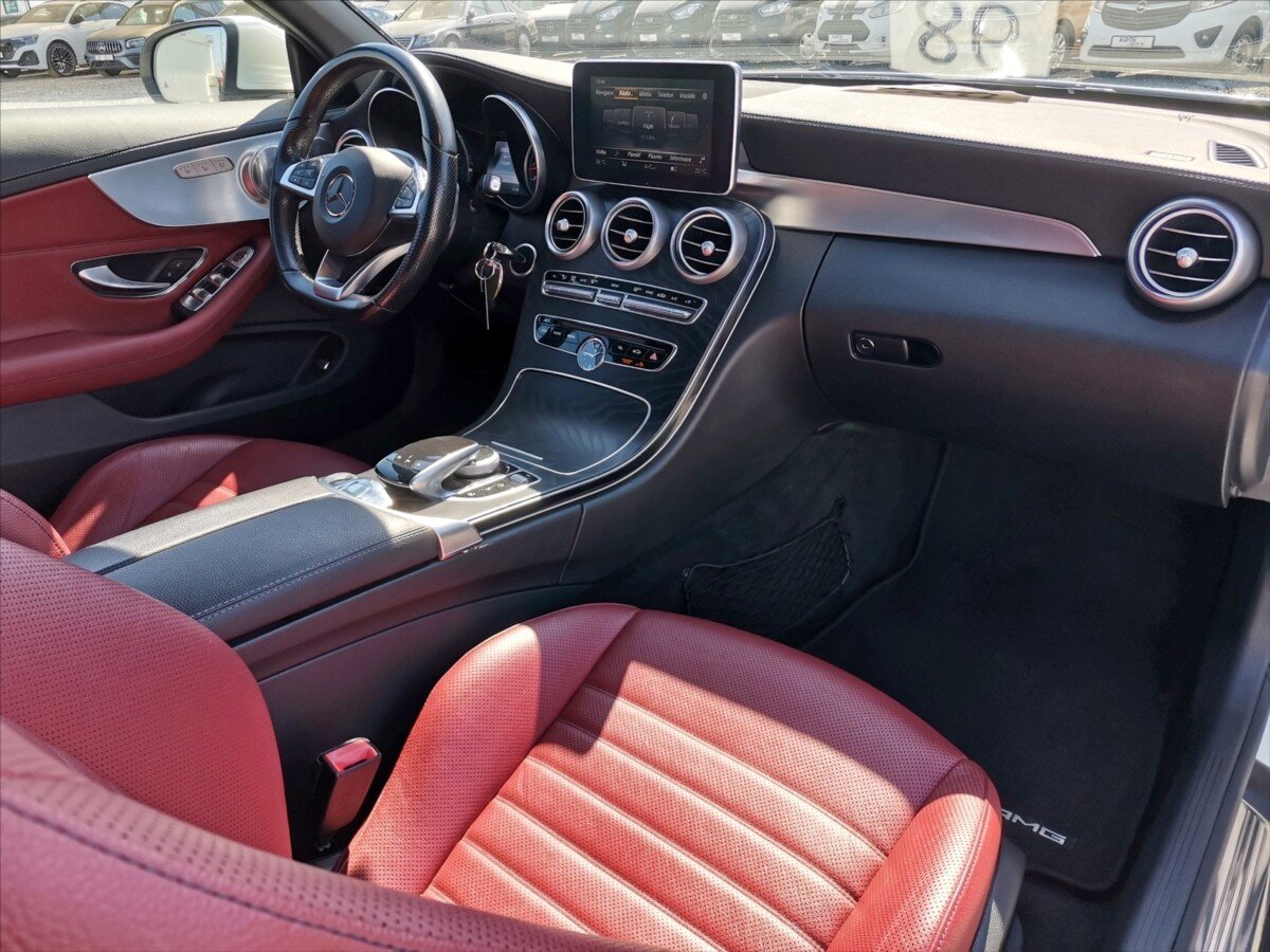 Mercedes-Benz Třídy C Kabriolet 2,0 l 180 kw