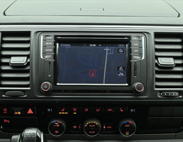 Volkswagen Multivan 19