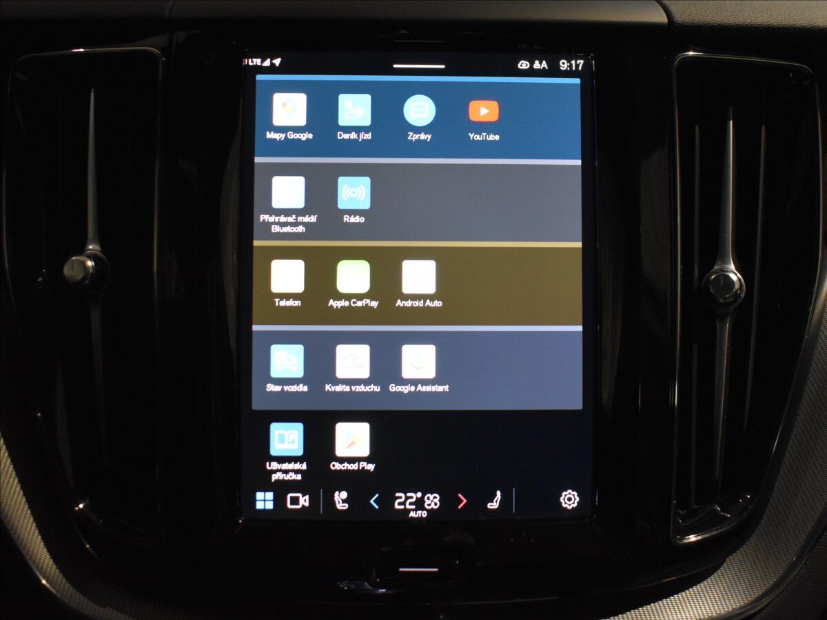 Volvo XC60 SUV / Terénní 2,0 l 257 kw