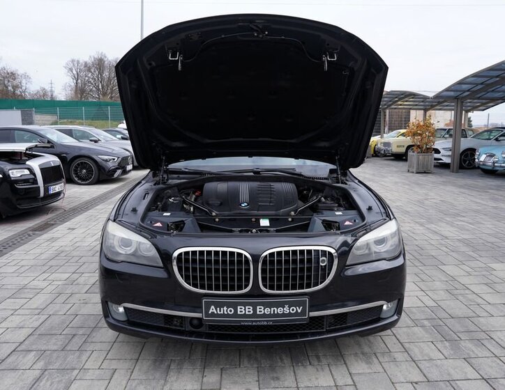BMW Řada 7 Sedan / Limuzína 3,0 l 180 kw