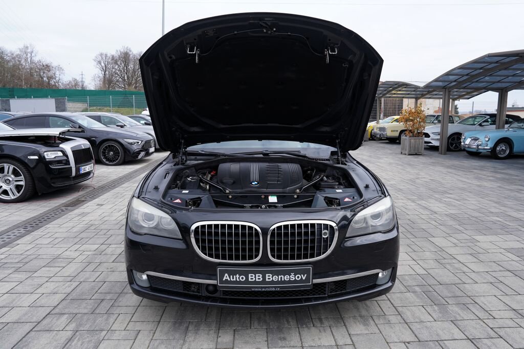 BMW Řada 7 Sedan / Limuzína 3,0 l 180 kw