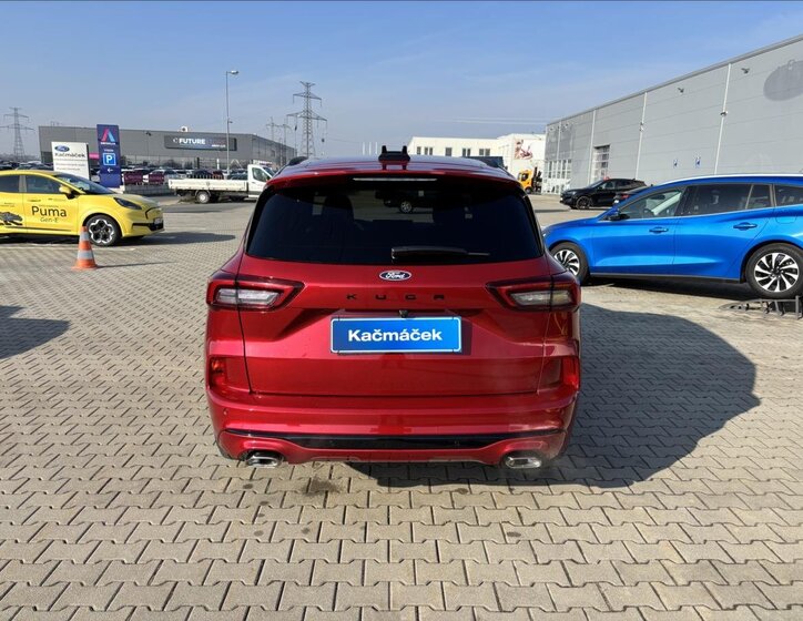 Ford Kuga SUV / Terénní 1,5 l 110 kw