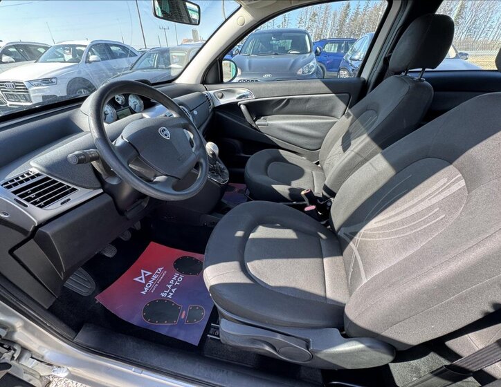 Lancia Y Hatchback 1,2 l 55 kw