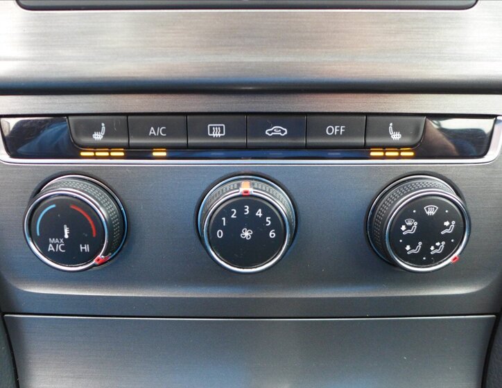 Volkswagen Golf Hatchback 1,2 l 77 kw