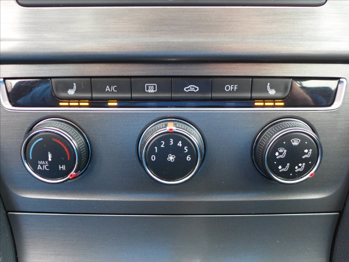 Volkswagen Golf Hatchback 1,2 l 77 kw