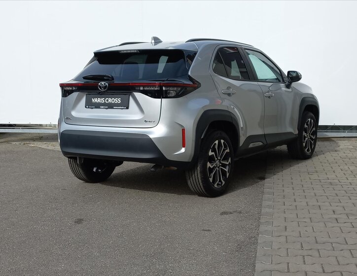 Toyota Yaris Cross CUV 1,5 l 68 kw