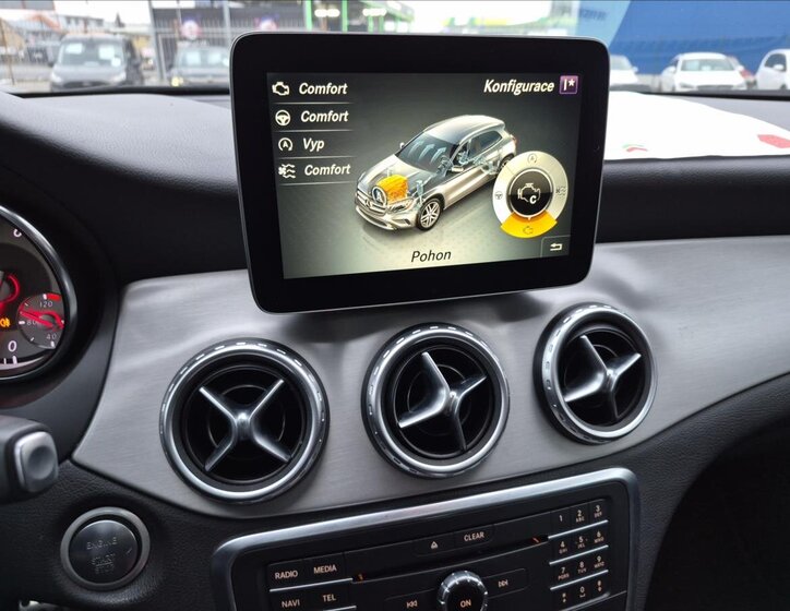 Mercedes-Benz GLA SUV 1,6 l 115 kw