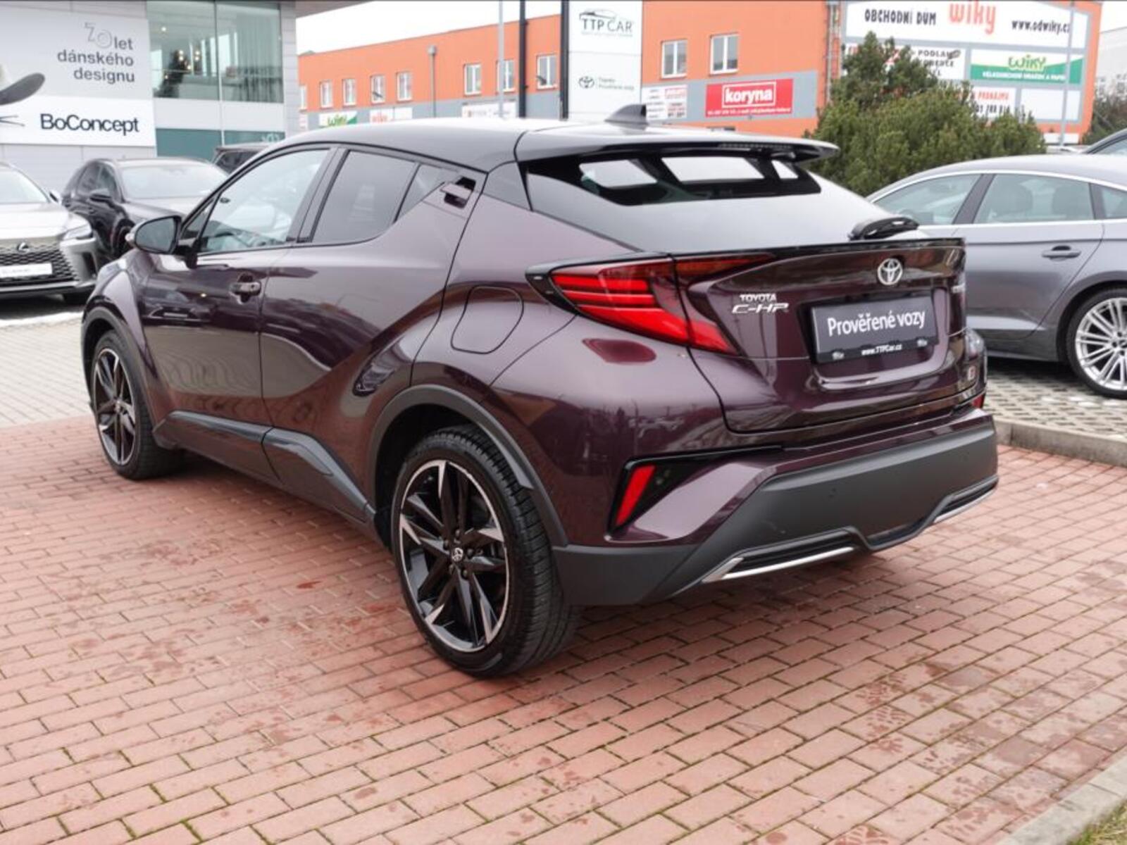 Toyota C-HR 6