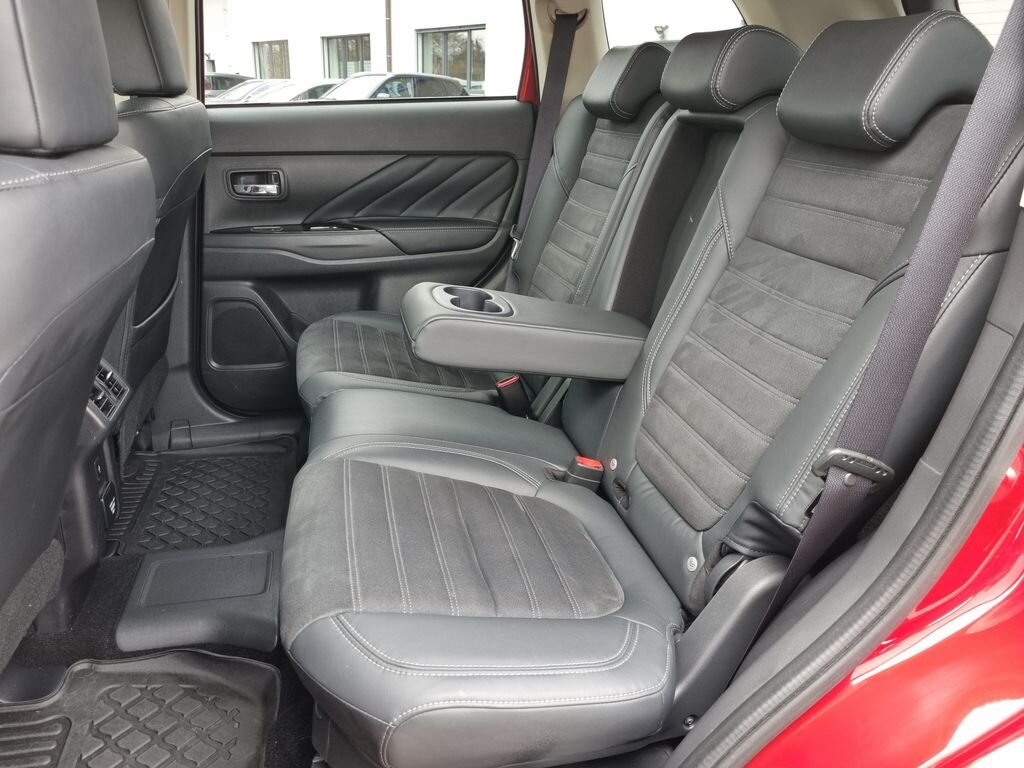 Mitsubishi Outlander SUV / Terénní 2,4 l 165 kw