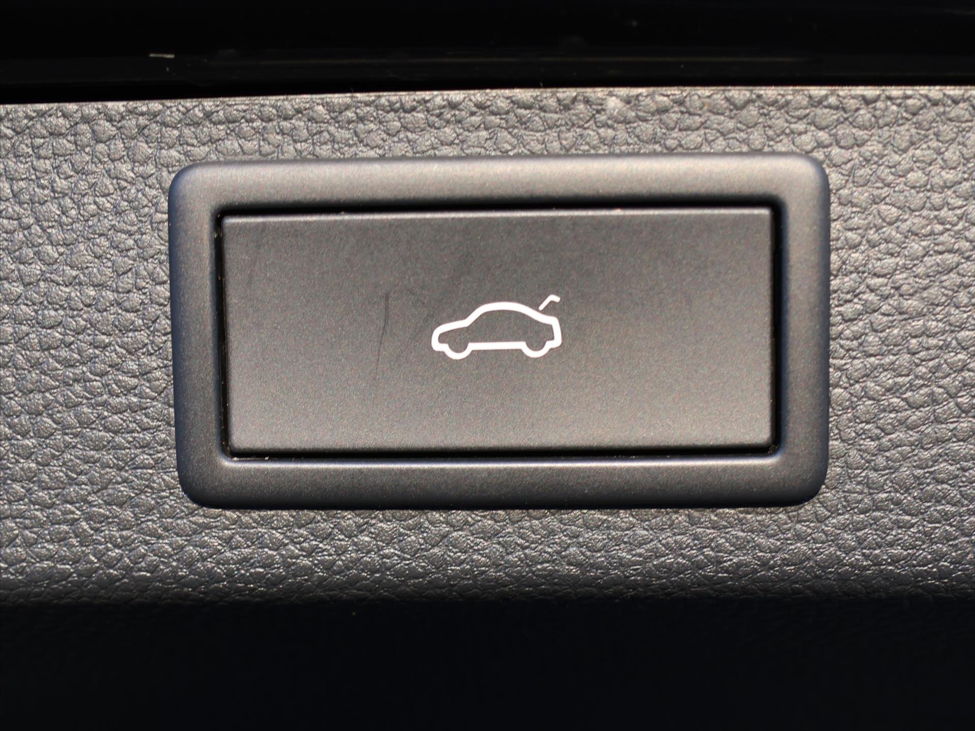 Škoda Karoq SUV / Terénní 2,0 l 140 kw