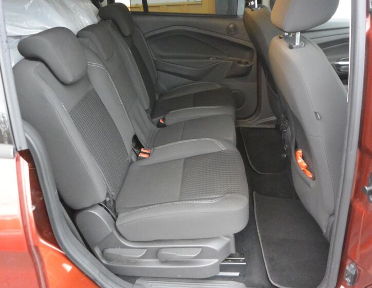 Ford Grand C-MAX 38