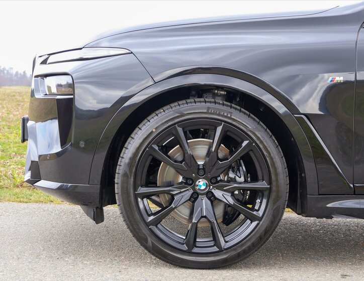 BMW X7 SUV / Terénní 3,0 l 259 kw