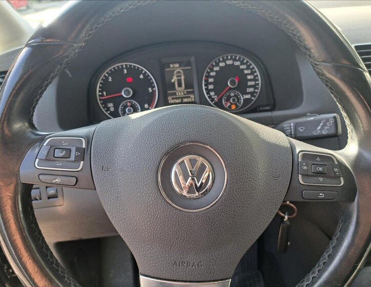 Volkswagen Touran Kombi 1,6 l 77 kw