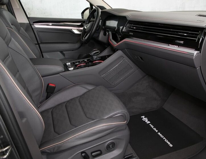 Volkswagen Touareg SUV / Terénní 3,0 l 210 kw