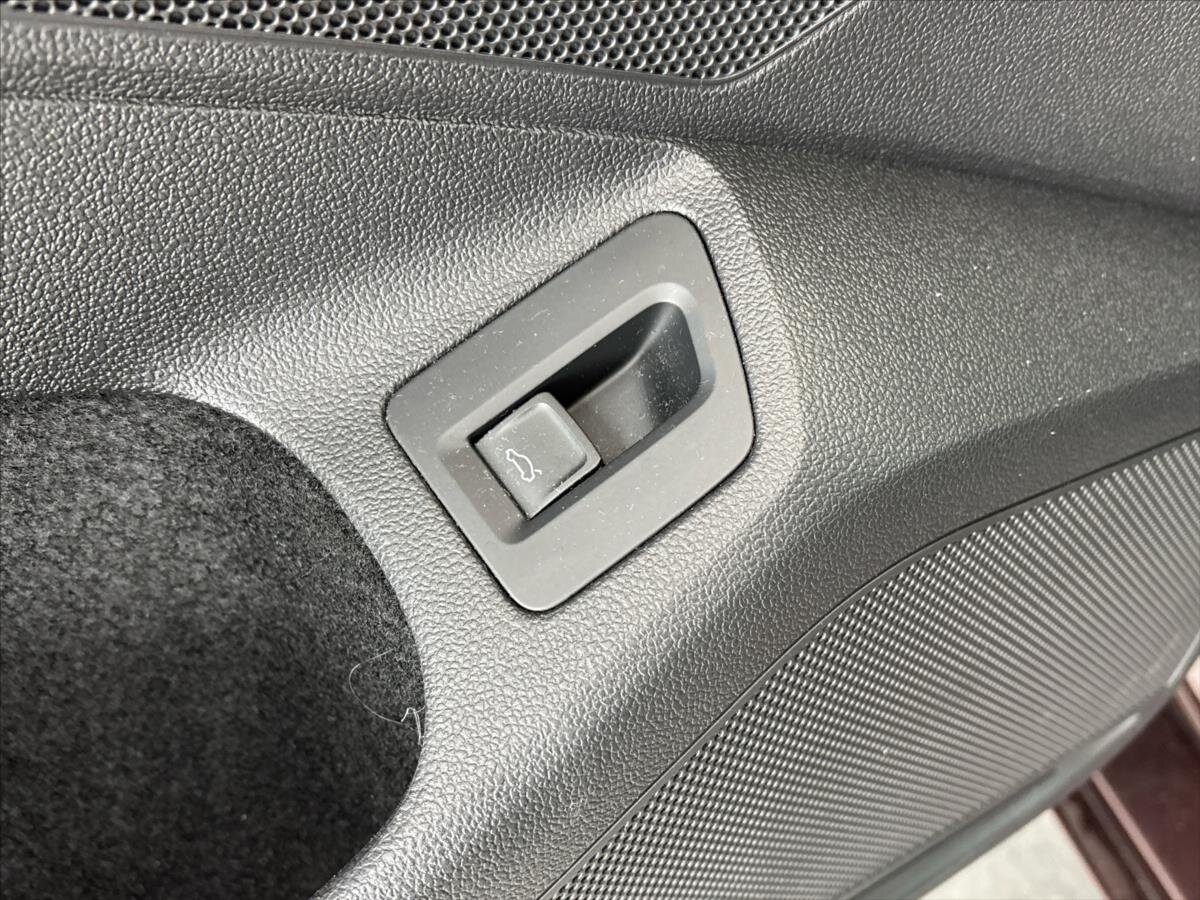 Volkswagen Passat Sedan / Limuzína 2,0 l 140 kw