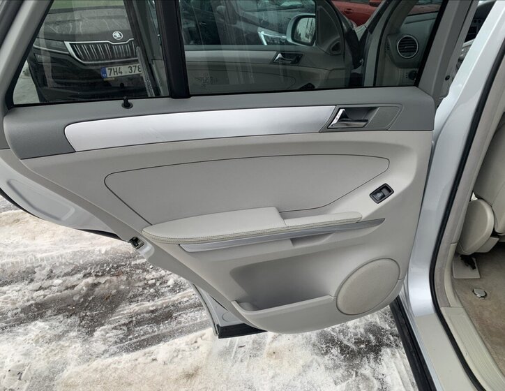 Mercedes-Benz Třídy M SUV / Terénní 4,0 l 225 kw