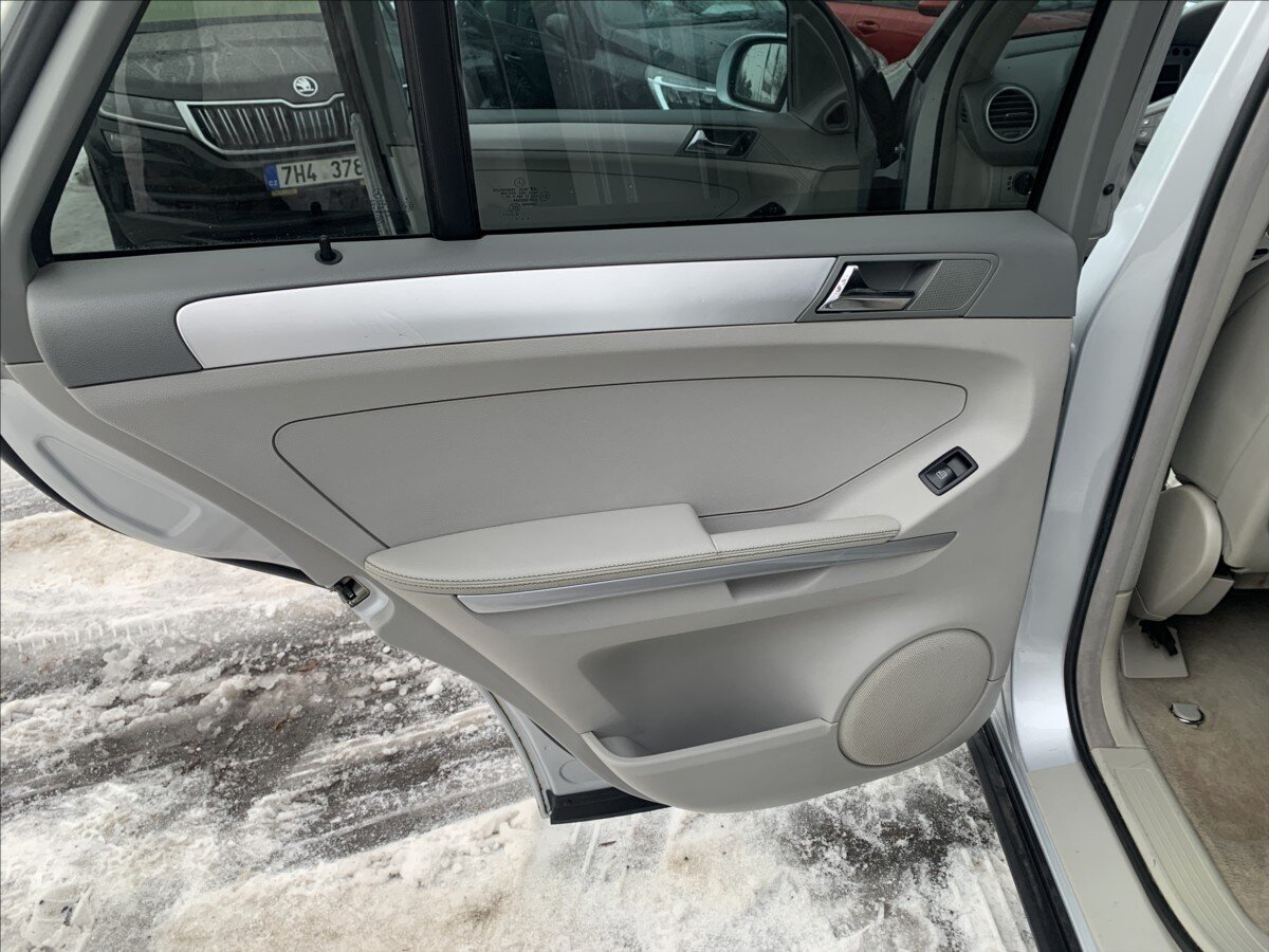 Mercedes-Benz Třídy M SUV / Terénní 4,0 l 225 kw