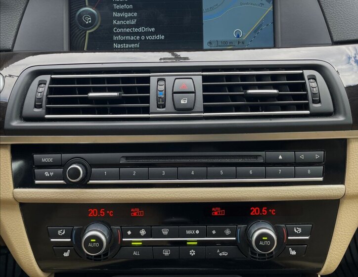 BMW Řada 5 Kombi 3,0 l 180 kw