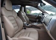 Porsche Cayenne 32