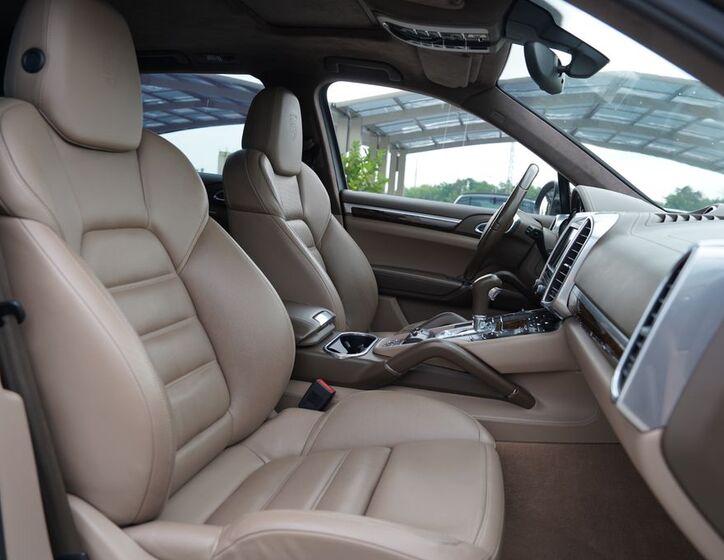 Porsche Cayenne 32