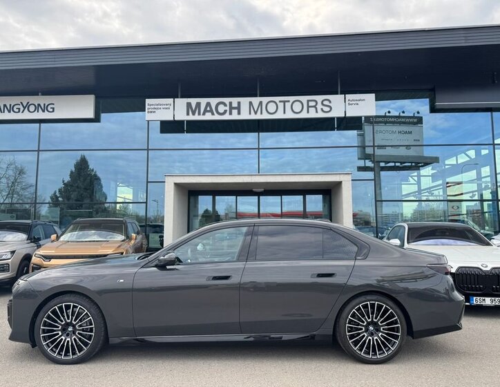 BMW Řada 7 Sedan / Limuzína 3,0 l 210 kw