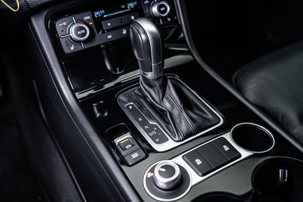 Volkswagen Touareg SUV / Terénní 3,0 l 193 kw